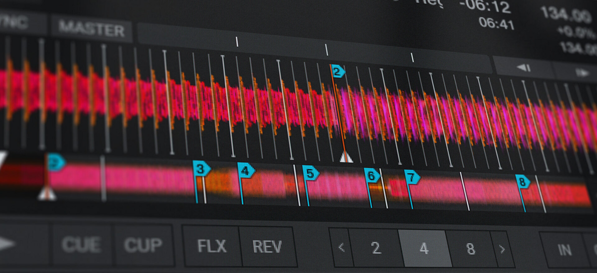 How to set cue points for better arrangements when DJing