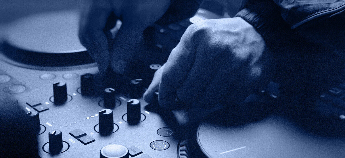 Introducing Traktor MX2: the creative controller for every DJ
